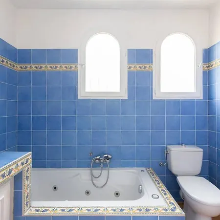 Perfect Family House In Cap D'antibes With Tennis Court *