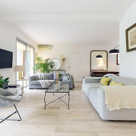 Perfect Family House In Cap D'antibes With Tennis Court *